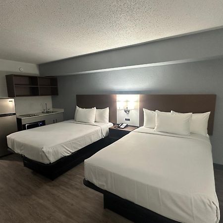 Suburban Studios Chester I-95 Екстериор снимка