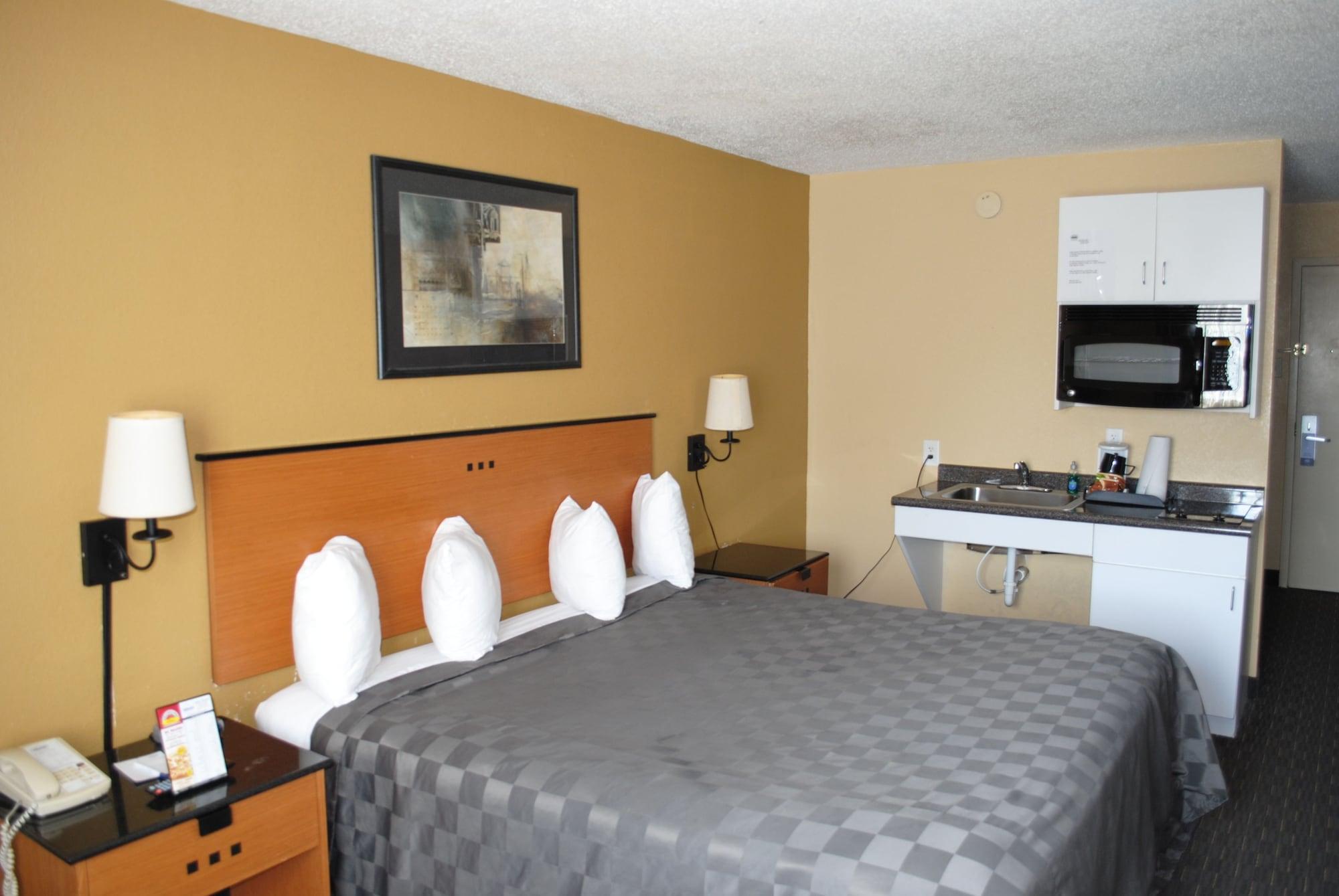 Suburban Studios Chester I-95 Екстериор снимка