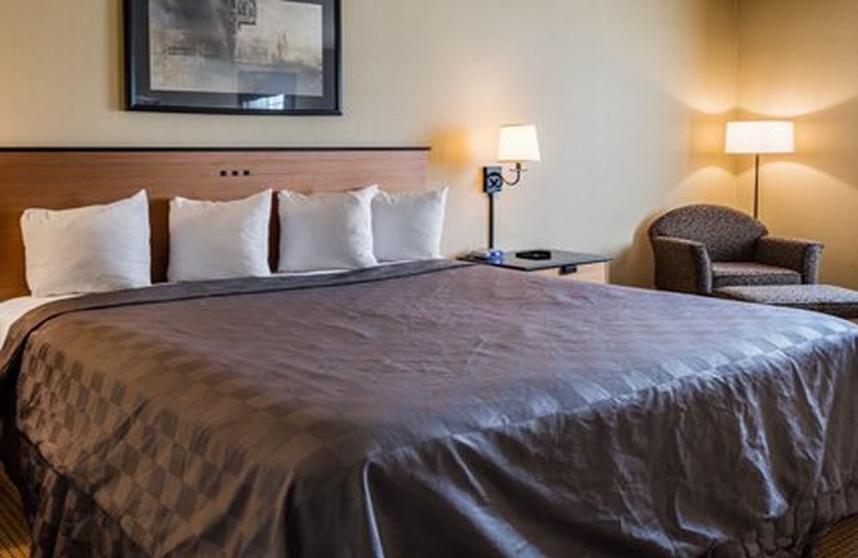 Suburban Studios Chester I-95 Екстериор снимка