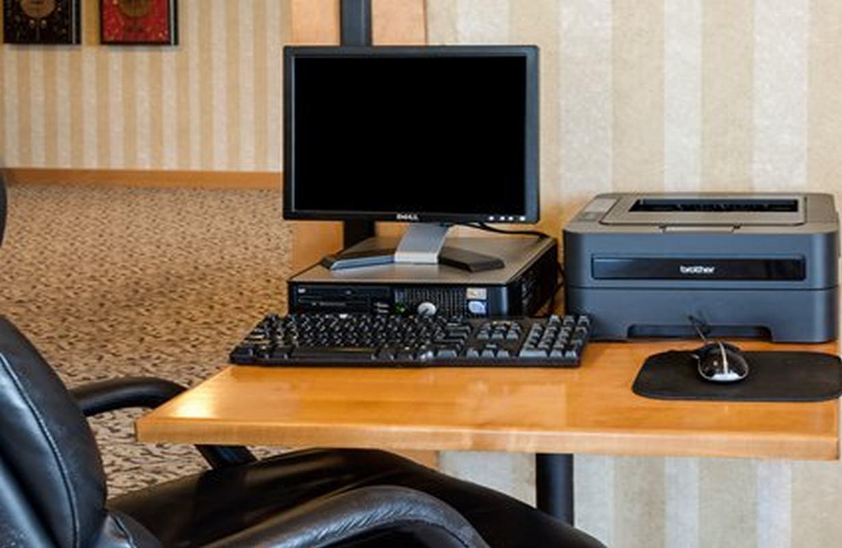 Suburban Studios Chester I-95 Екстериор снимка