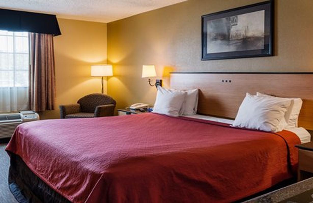 Suburban Studios Chester I-95 Екстериор снимка