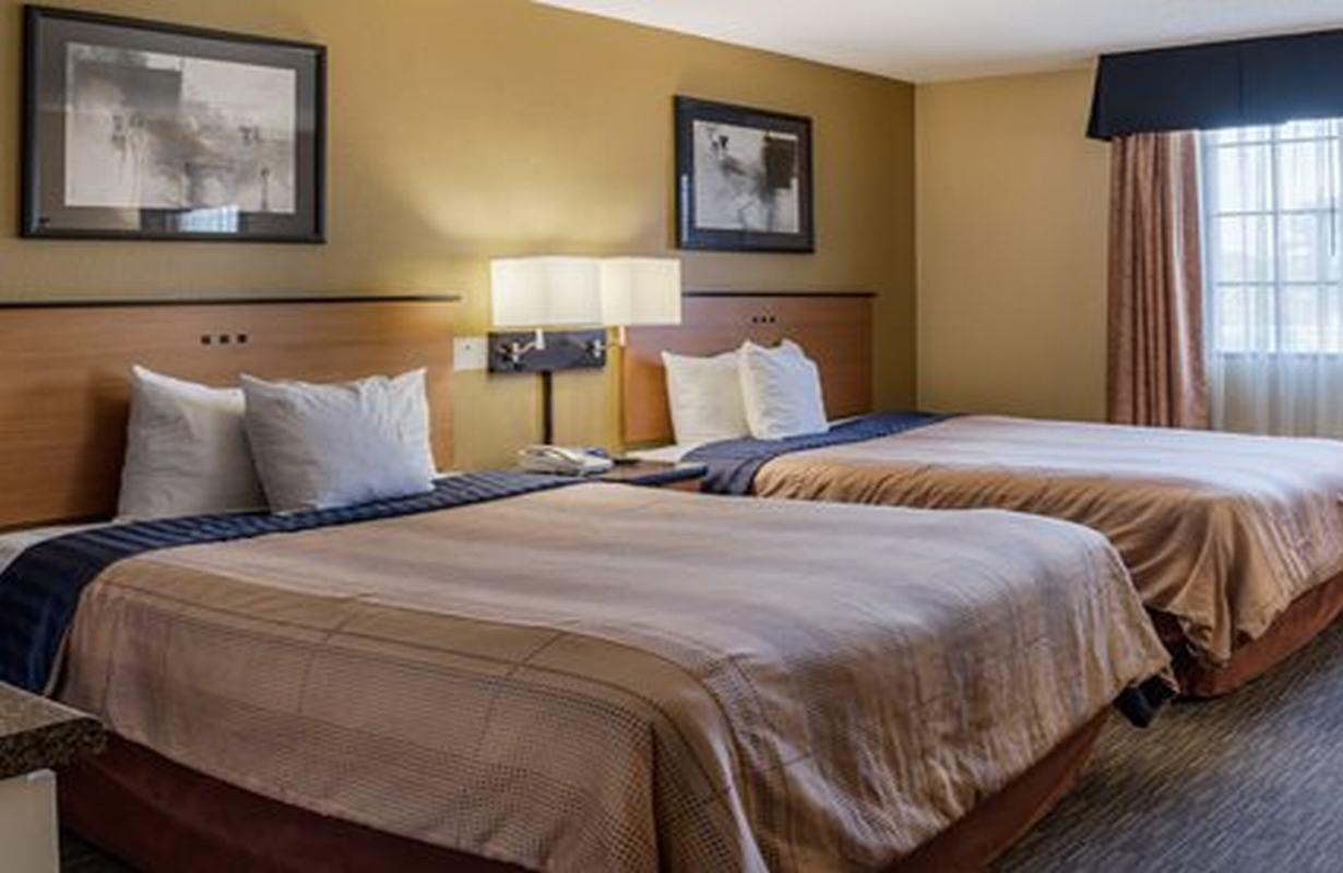 Suburban Studios Chester I-95 Екстериор снимка