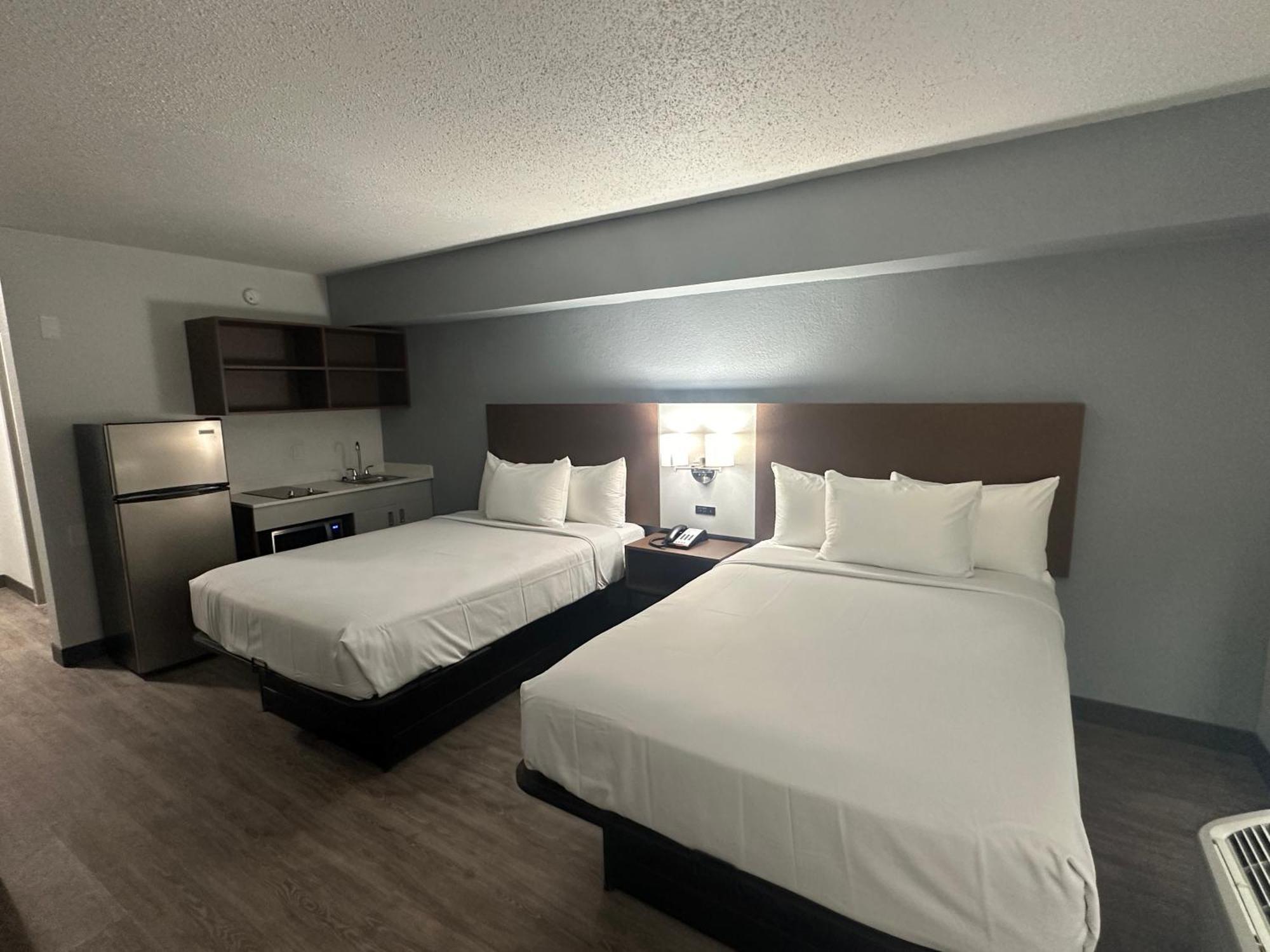 Suburban Studios Chester I-95 Екстериор снимка