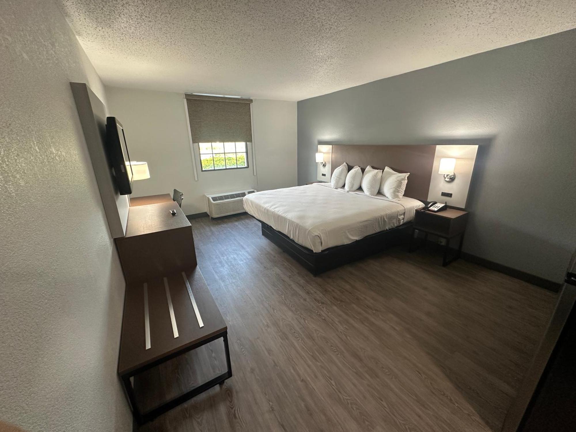 Suburban Studios Chester I-95 Екстериор снимка