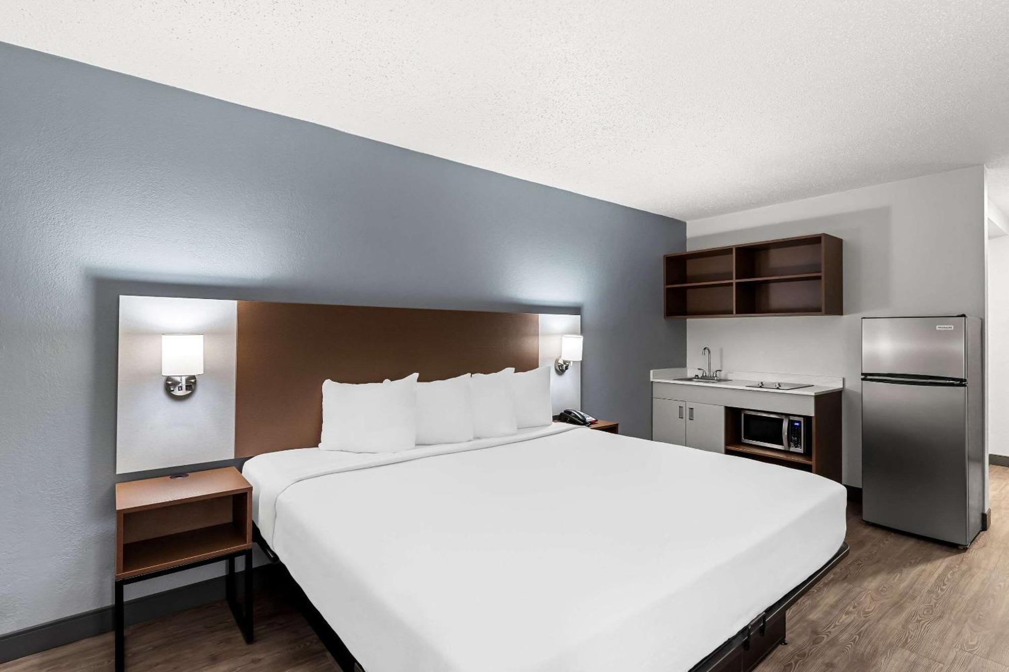 Suburban Studios Chester I-95 Екстериор снимка