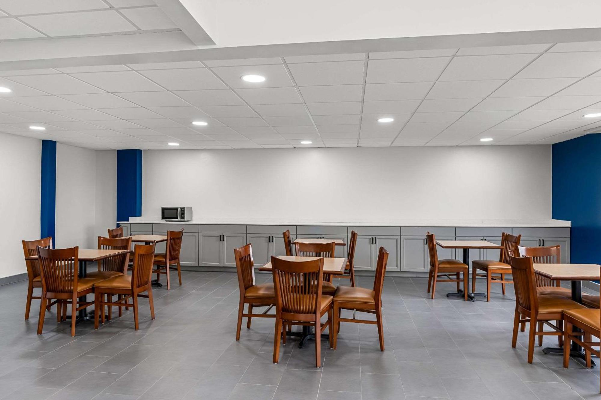 Suburban Studios Chester I-95 Екстериор снимка