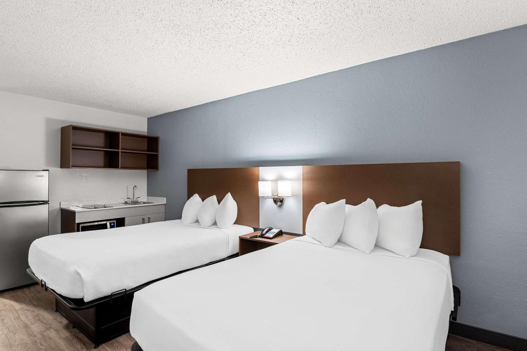 Suburban Studios Chester I-95 Екстериор снимка